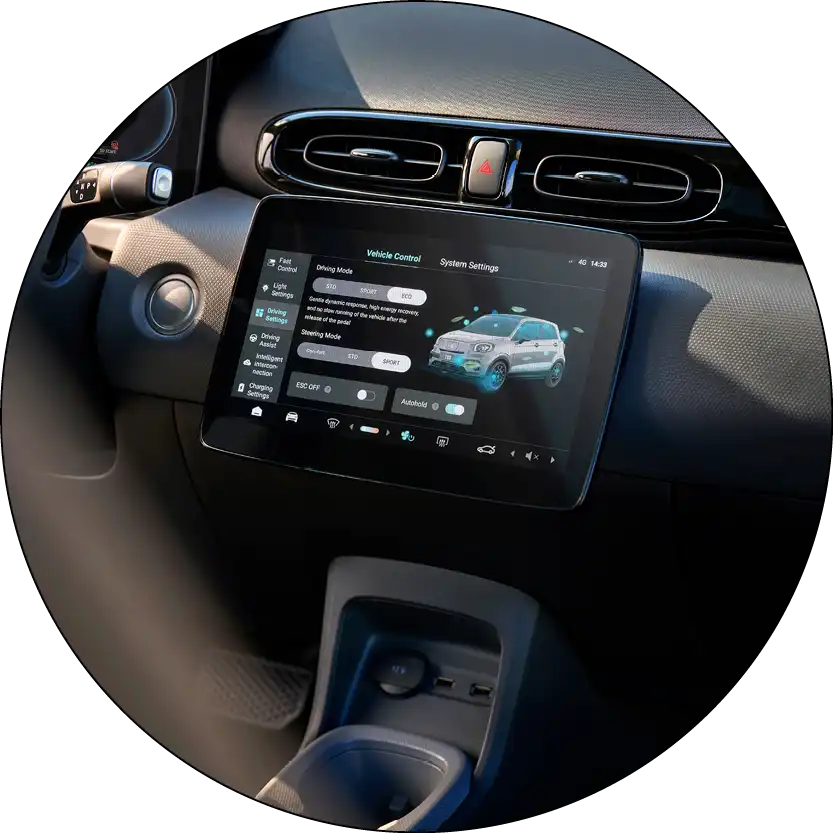 Innenraum-Display des Leapmotor T03 mit zentralem Touchscreen und klarer Benutzeroberfläche